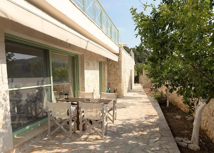 Дом отдыха Meganisi Blue *